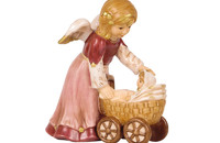 Goebel Engel mit Puppenwagen bordeaux