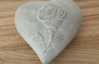 Herz aus Beton avec rose