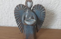 Blauer Engel mit Schale